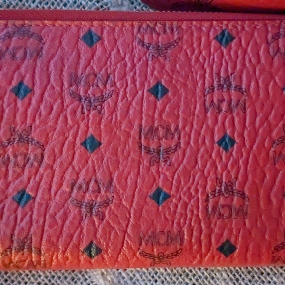 MCM Red Leather Tote Bag 3 Piece Set With Duster. AUTHENTIC with A FIRM PRICE.. - Picture 9 of 12